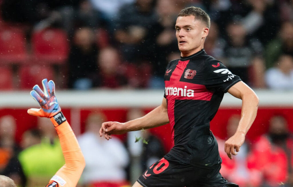 Florian Wirtz con la maglia del Bayer Leverkusen