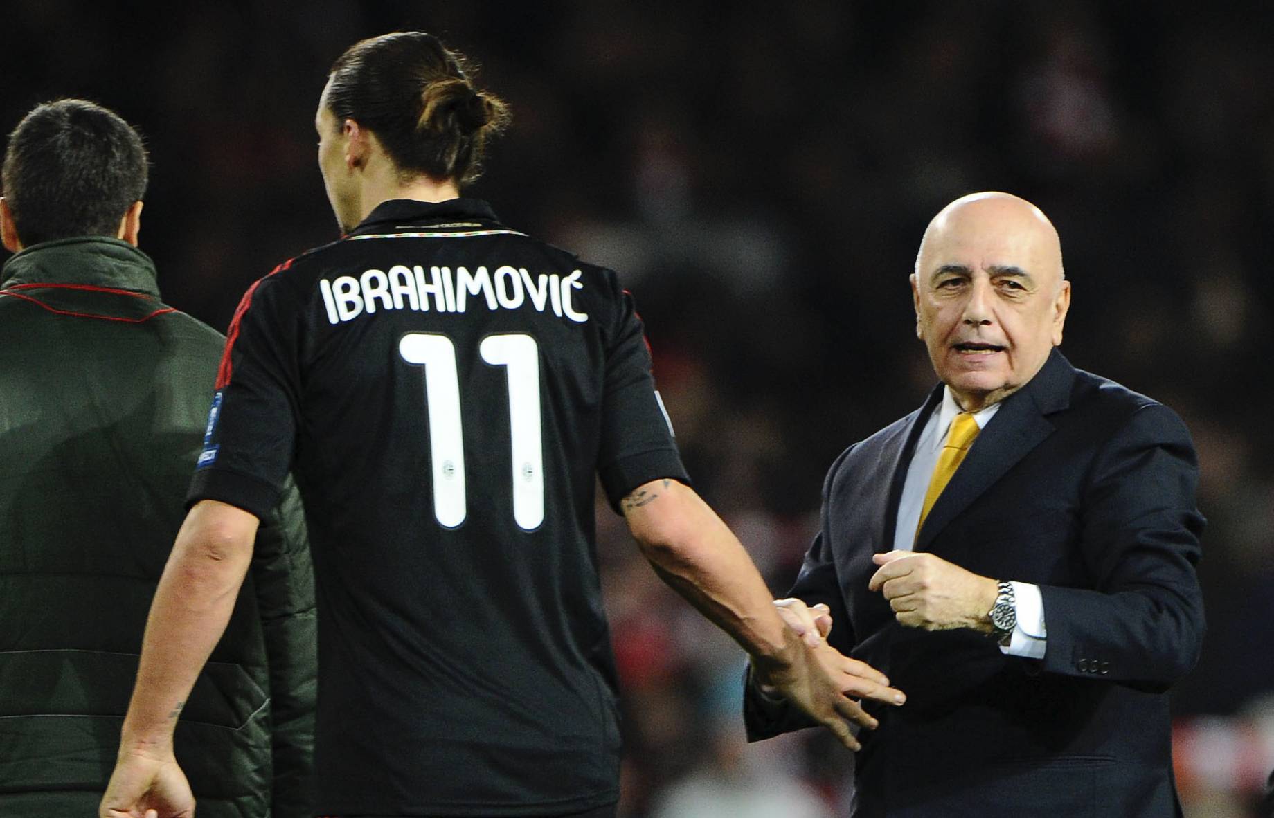 Milan, Zlatan Ibrahimovic mostrare i muscoli non serve a niente. Impara da Galliani…