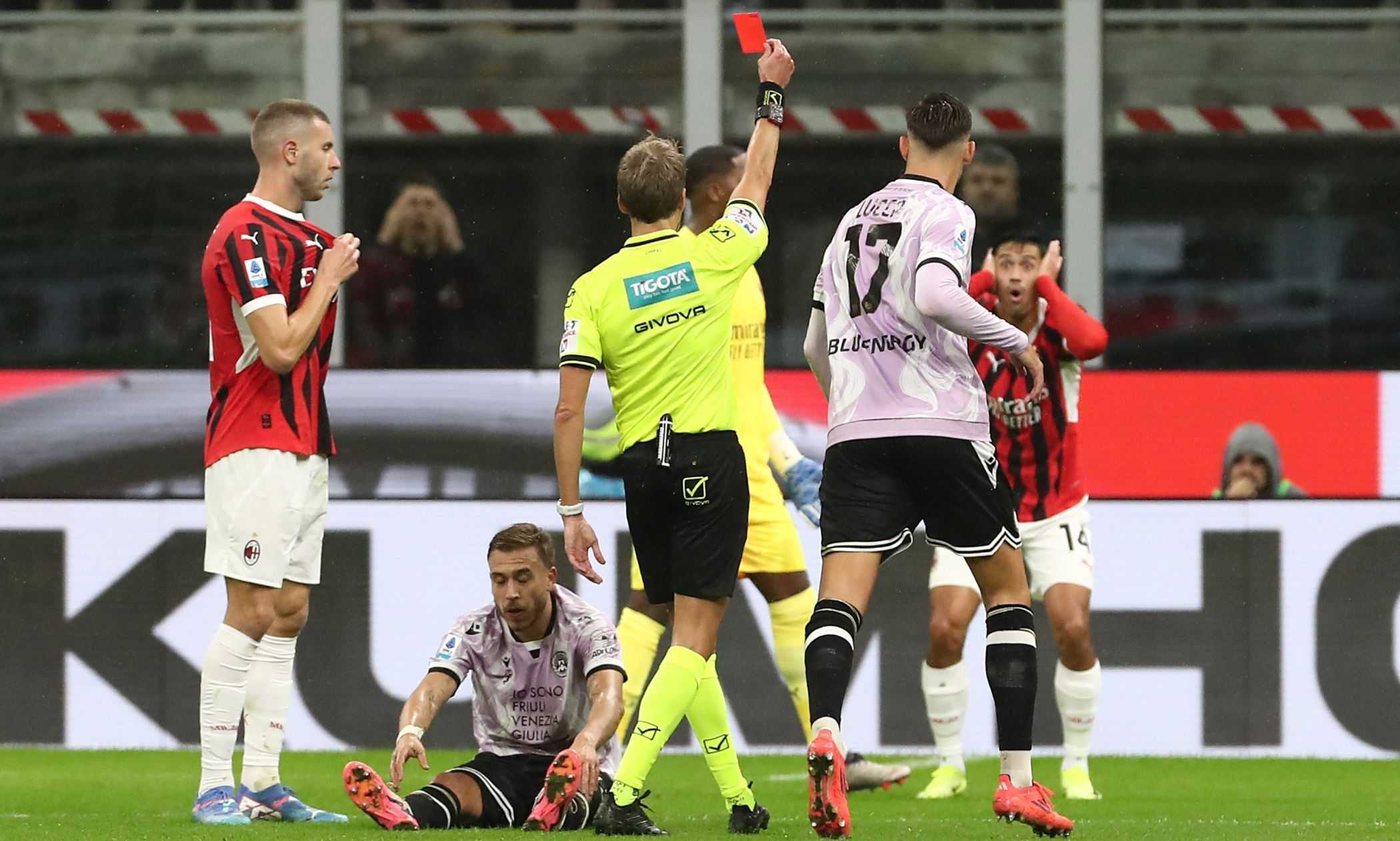 MOVIOLA Milan Udinese, Gazzetta: disastro firmato Daniele Chiffi. Sbaglia tutto!